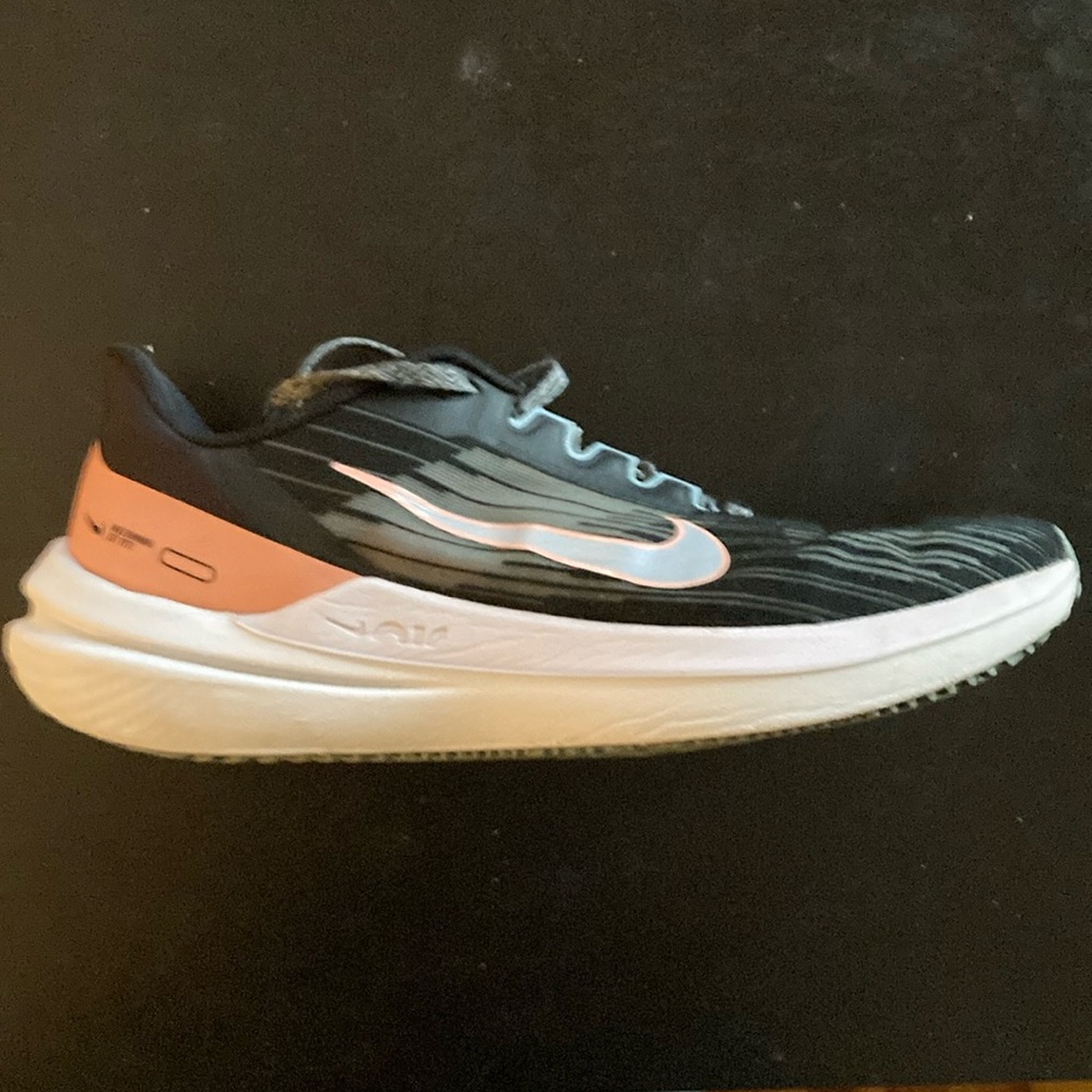 Women’s Nike Air Winflo 9